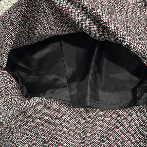 Kasper Elegant Tweed Flared Skirt - Black and Red - Picture 8 of 8